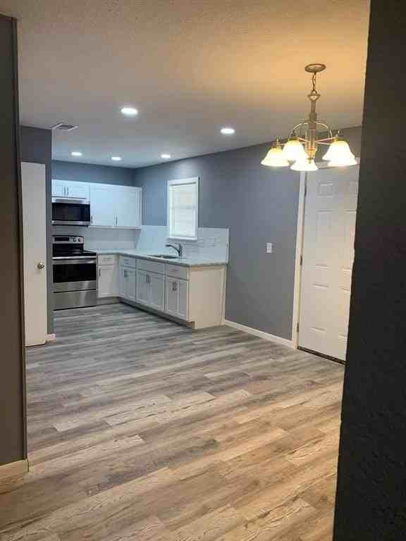 514 Oak St - Photo 5 of 9