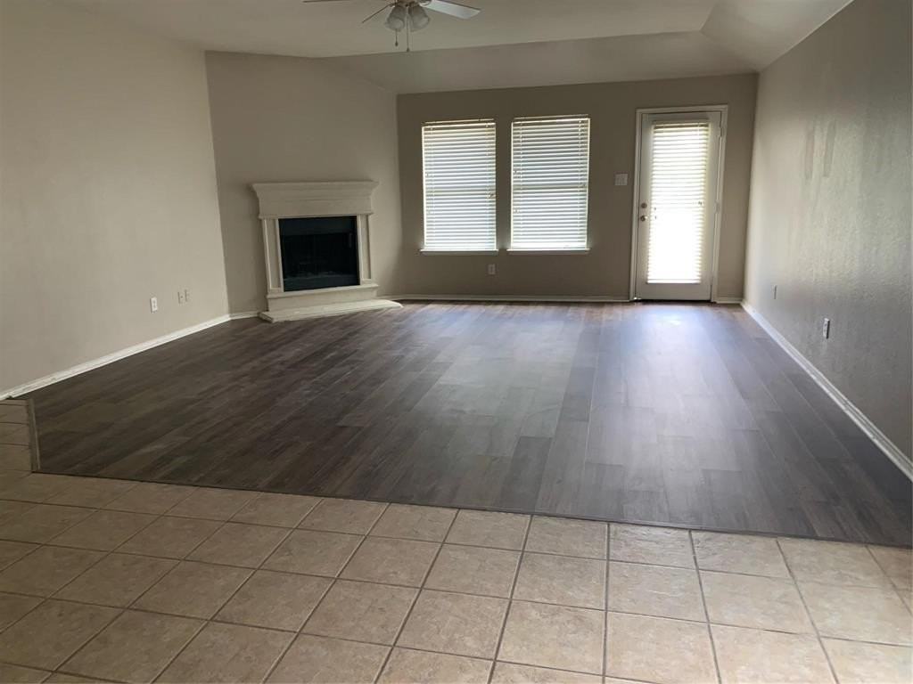 1513 Heron Dr - Photo 2 of 16