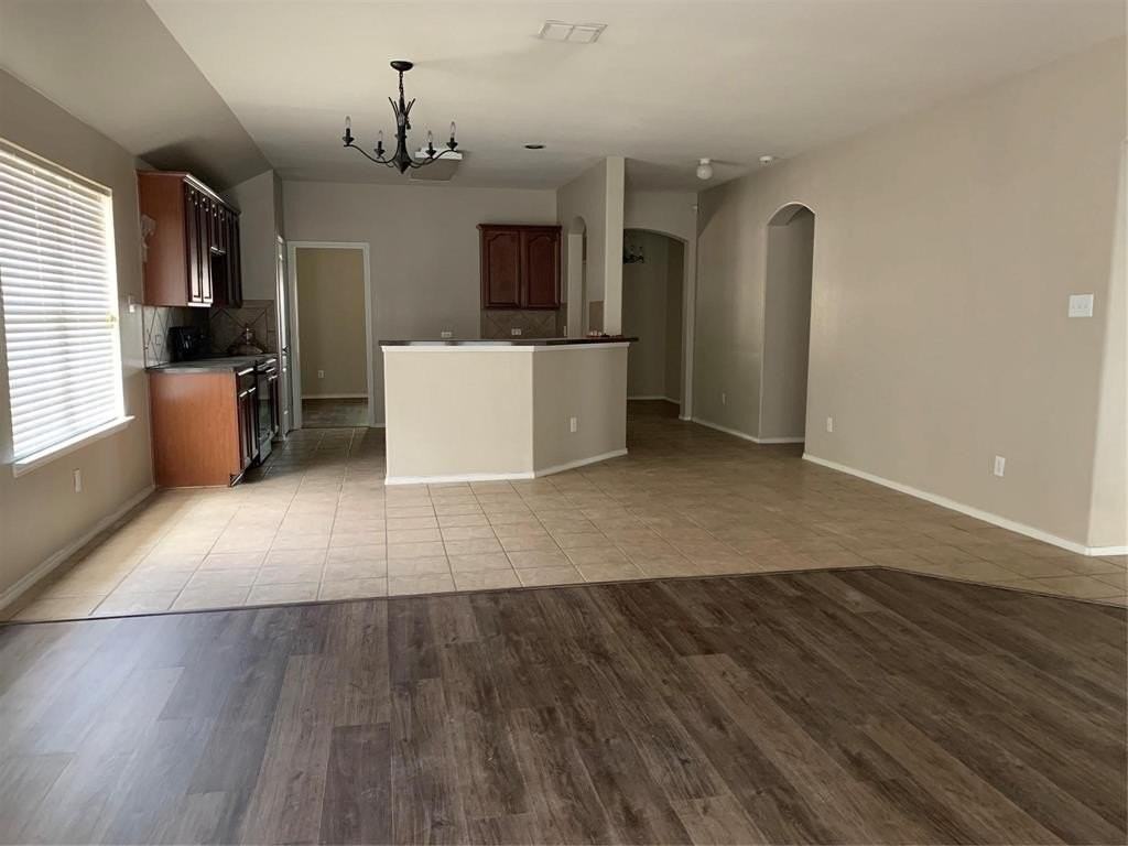 1513 Heron Dr - Photo 5 of 16