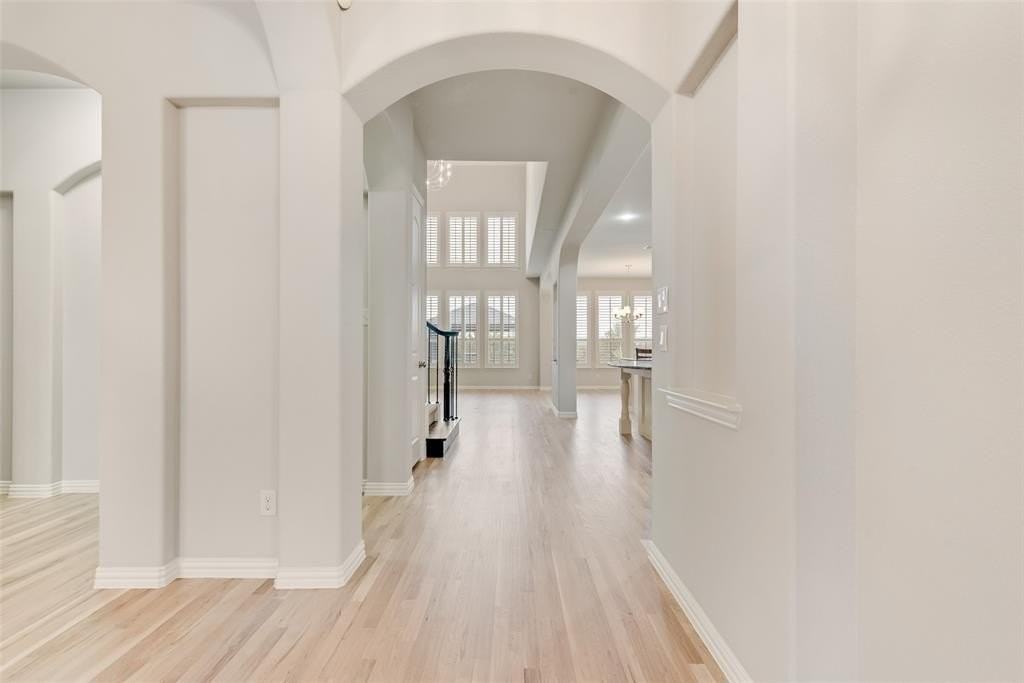 717 Calm Crest Dr - Photo 7 of 40