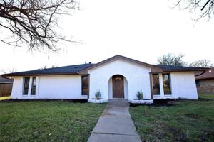 featured image of 905 Pine Tree Ln