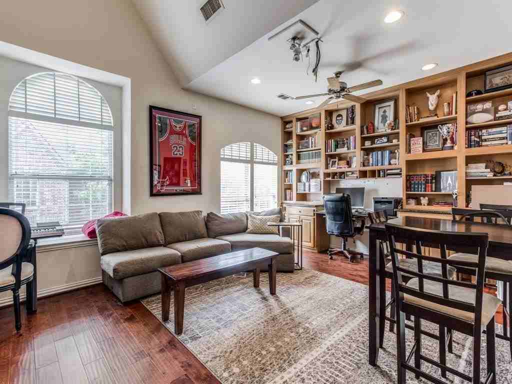 5735 Richmond Ave #J - Photo 7 of 24