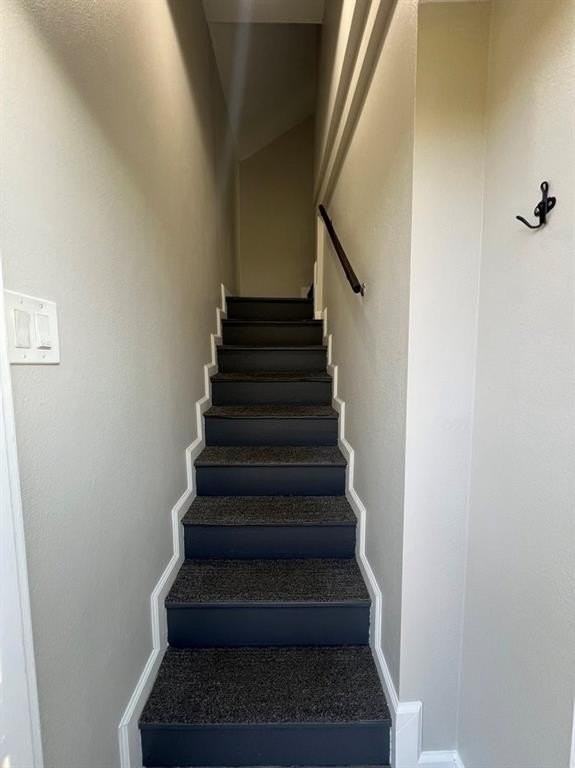 6200 Victor St #B - Photo 3 of 27