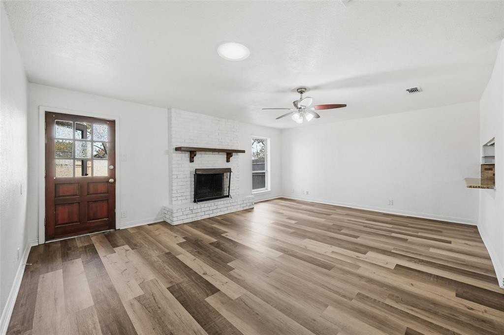 1661 Juniper Ln - Photo 2 of 19