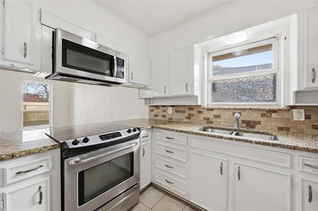 1661 Juniper Ln - Photo 5 of 19