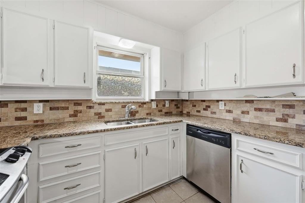 1661 Juniper Ln - Photo 6 of 19