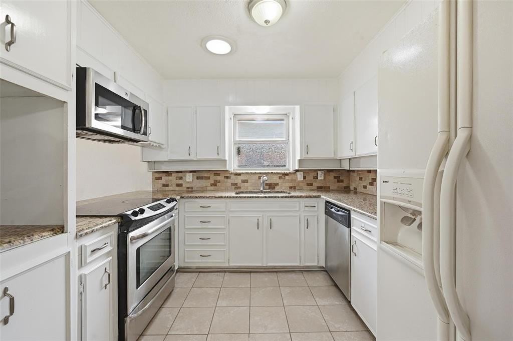 1661 Juniper Ln - Photo 7 of 19