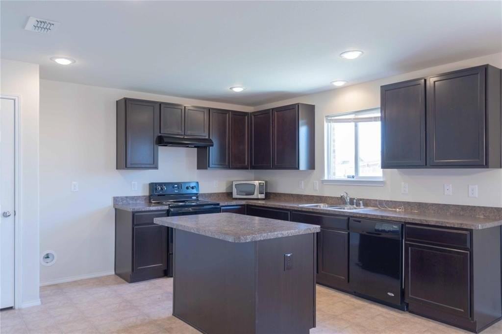 1412 Lone Pine Dr - Photo 5 of 19