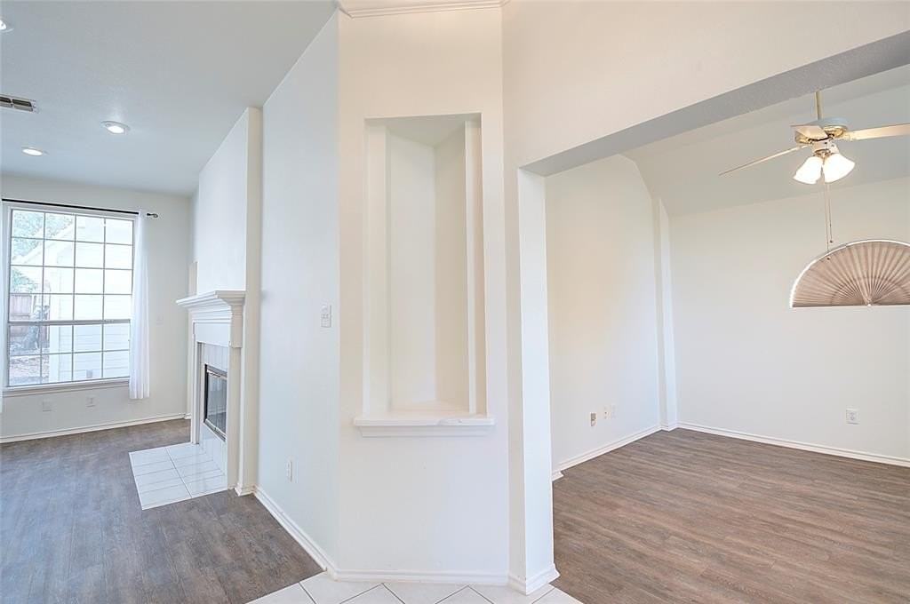 8221 Edgewater Dr - Photo 5 of 23