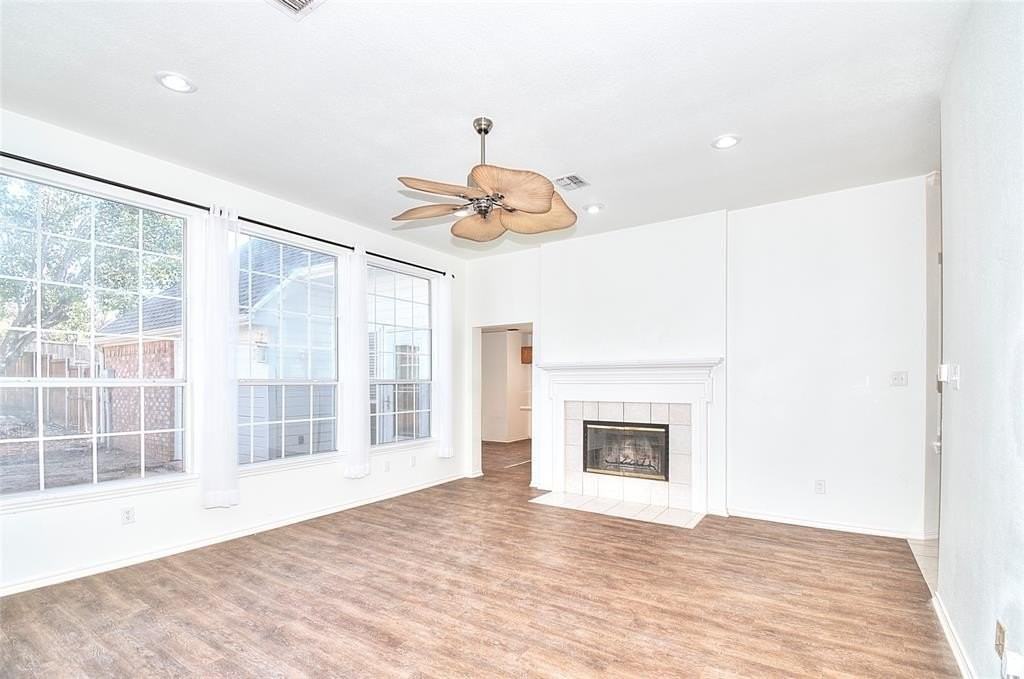 8221 Edgewater Dr - Photo 6 of 23