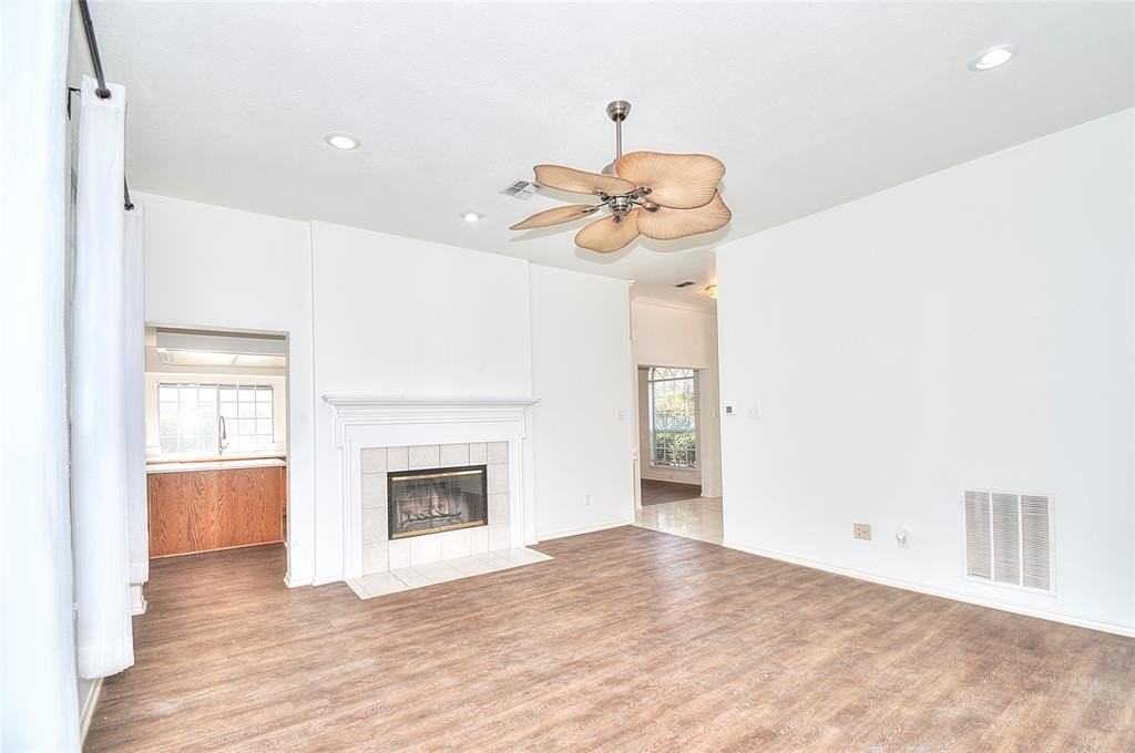 8221 Edgewater Dr - Photo 7 of 23