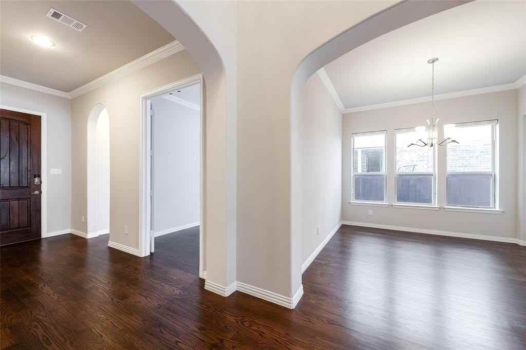 6808 Badlands Dr - Photo 3 of 34