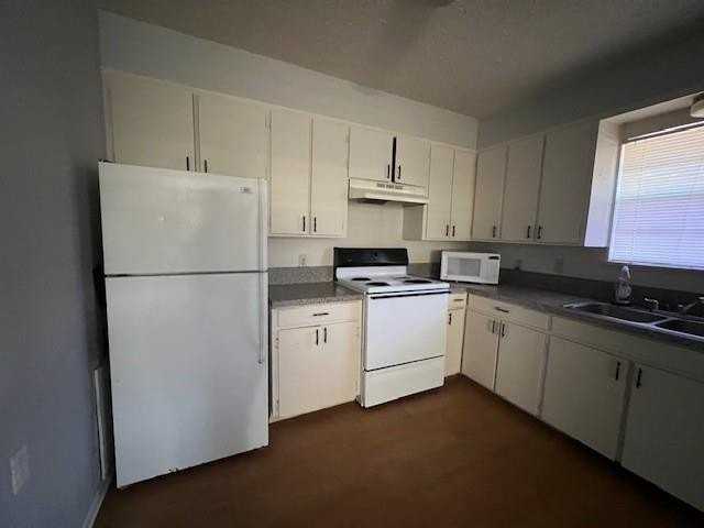 317 Weber St - Photo 4 of 10