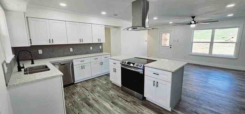 1612 Lynn Haven Ave - Photo 5 of 16