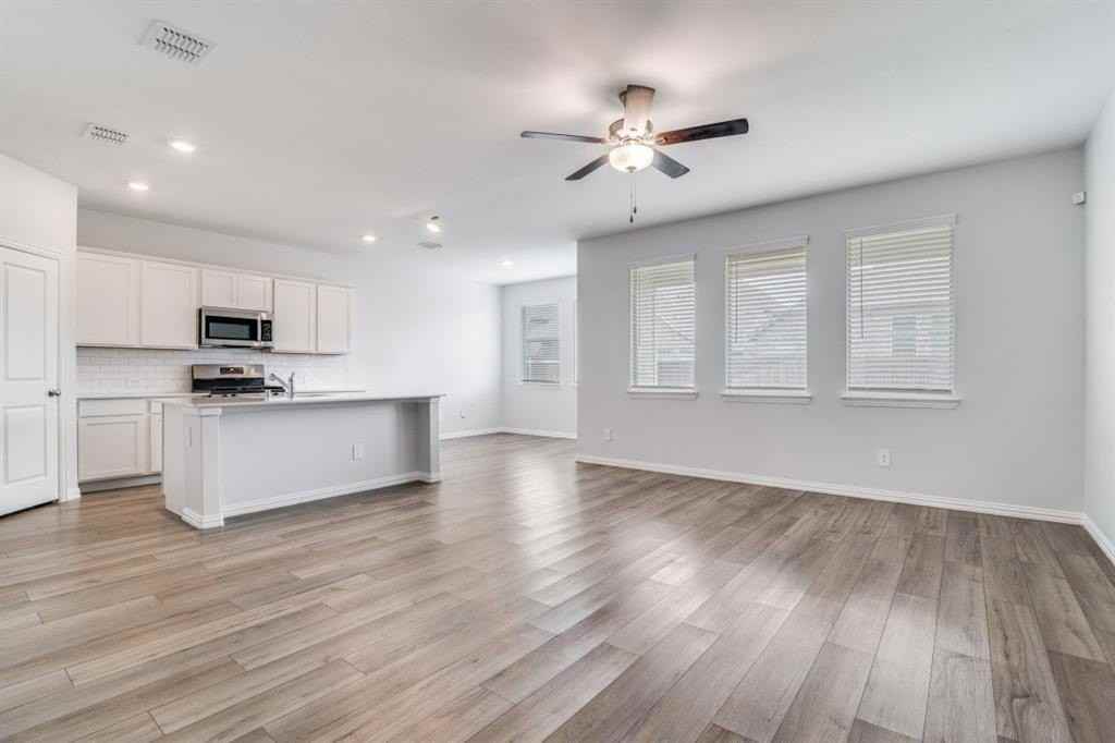 805 Allison Dr - Photo 4 of 25