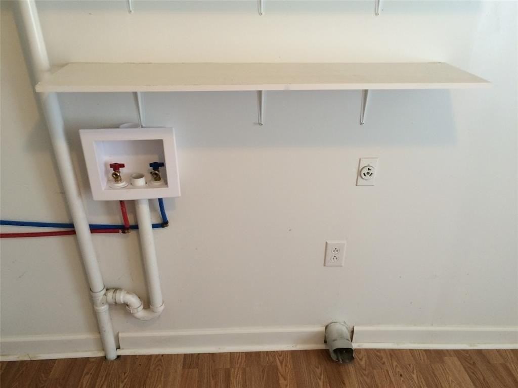 741 Locust St - Photo 3 of 16