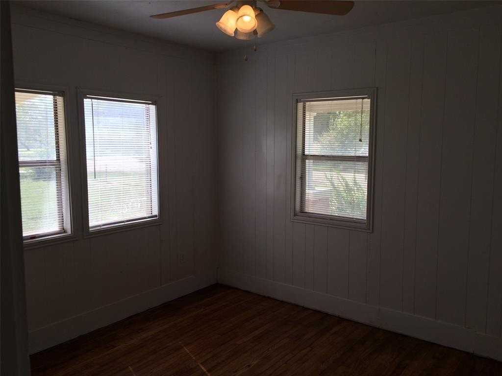 741 Locust St - Photo 5 of 16