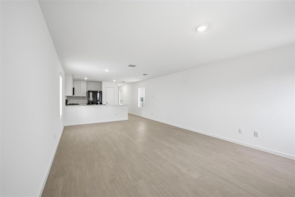 4016 Belmont Dr - Photo 3 of 21