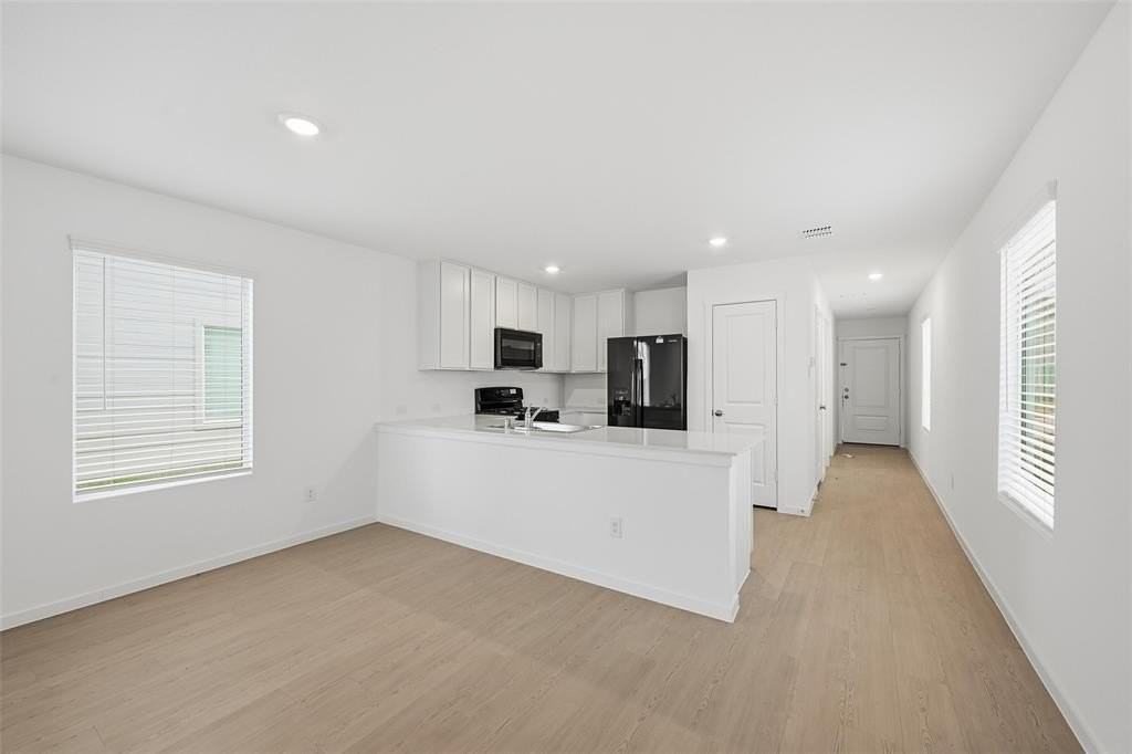 4016 Belmont Dr - Photo 4 of 21