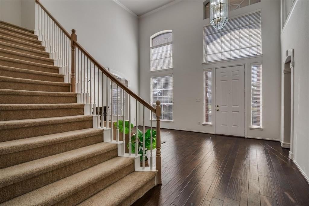 237 Mimosa Dr - Photo 2 of 21