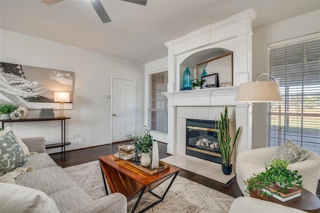 237 Mimosa Dr - Photo 4 of 21