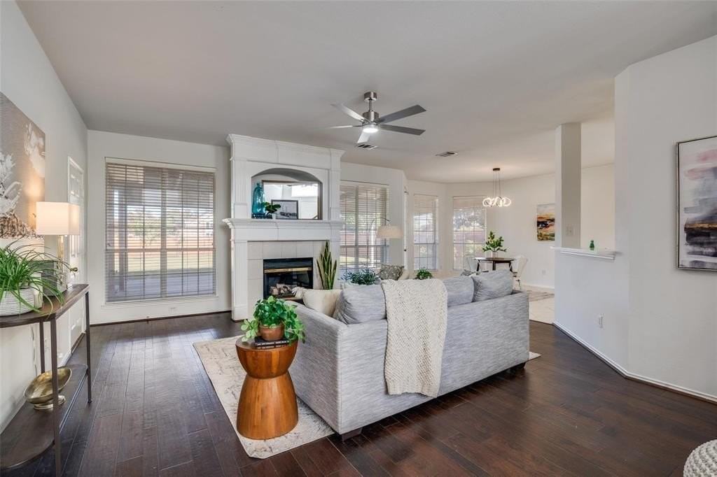 237 Mimosa Dr - Photo 5 of 21