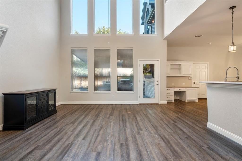 3581 Senate Ln - Photo 5 of 21