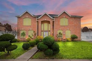 featured image of 808 Sabona Dr