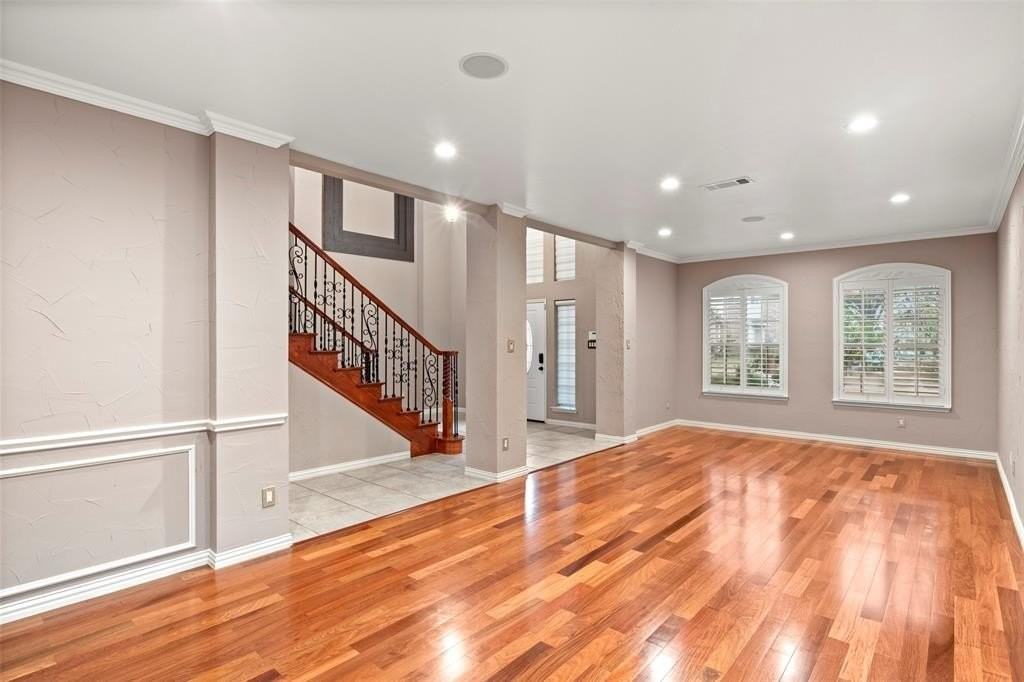 808 Sabona Dr - Photo 4 of 35