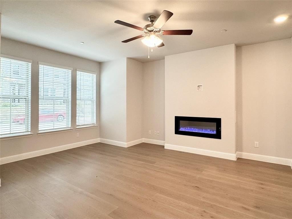 7830 Bayside Dr - Photo 4 of 25