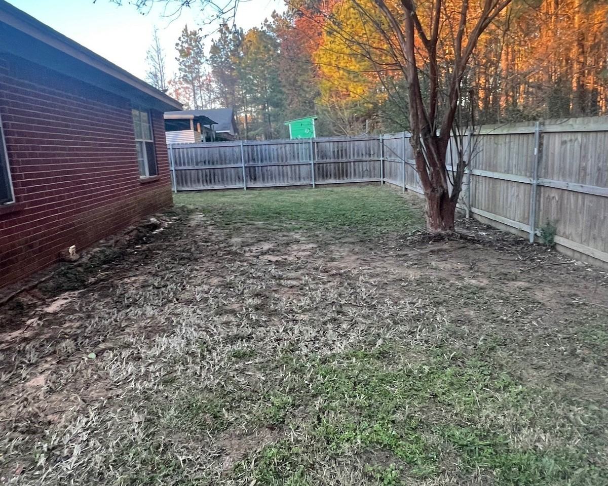 1102 Dierks St - Photo 5 of 25