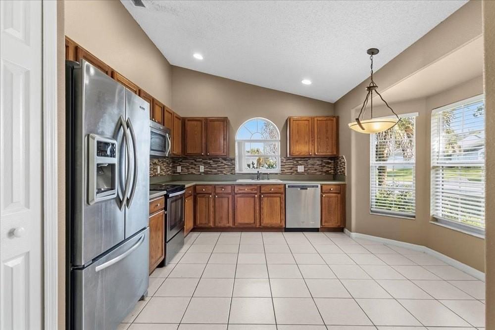 8084 Santee Dr - Photo 6 of 26