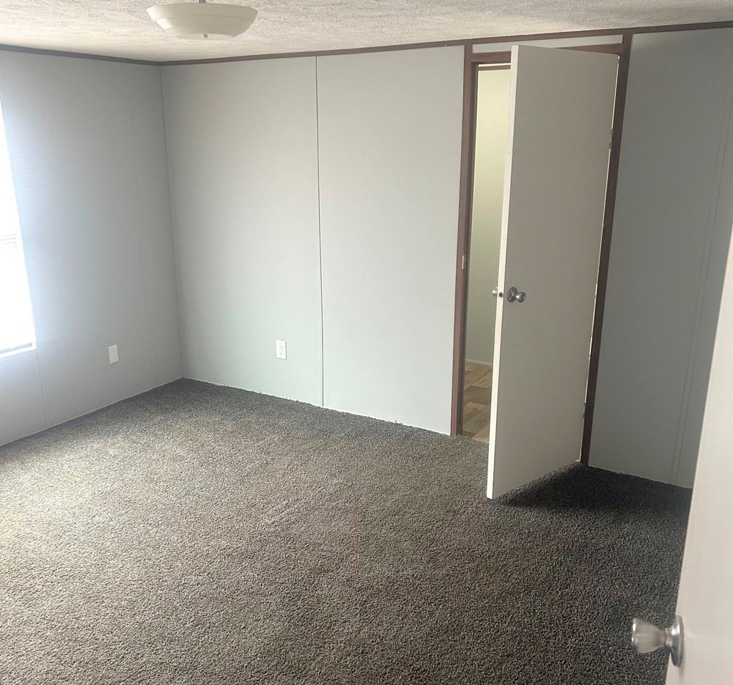 472 Milan Ave - Photo 4 of 4