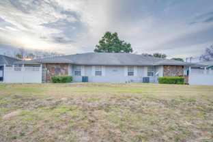 3352 Green Briar Cir #C - Photo 1 of 1