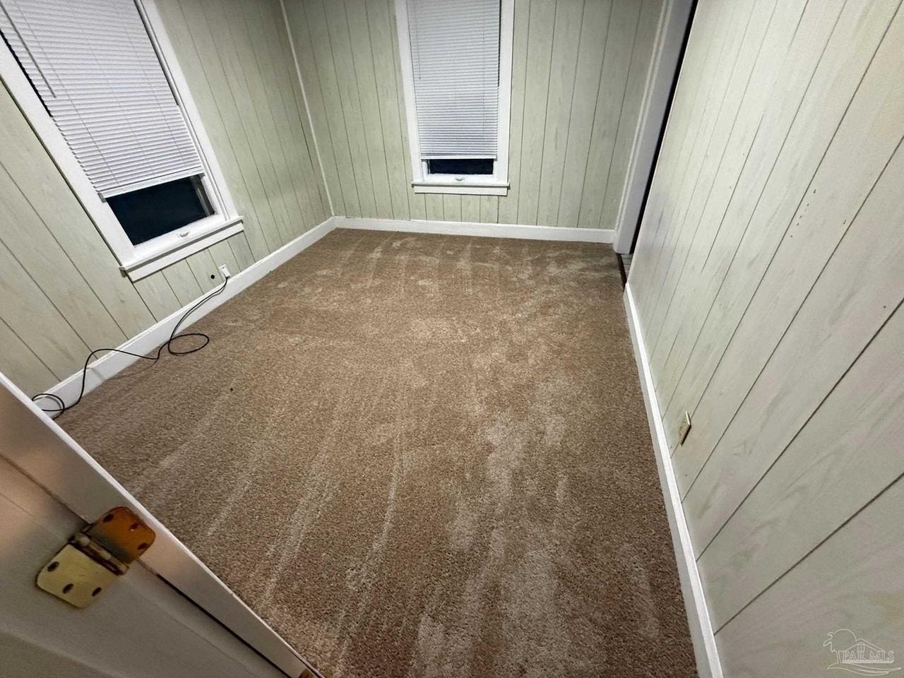 115 Carolyn Way - Photo 2 of 13