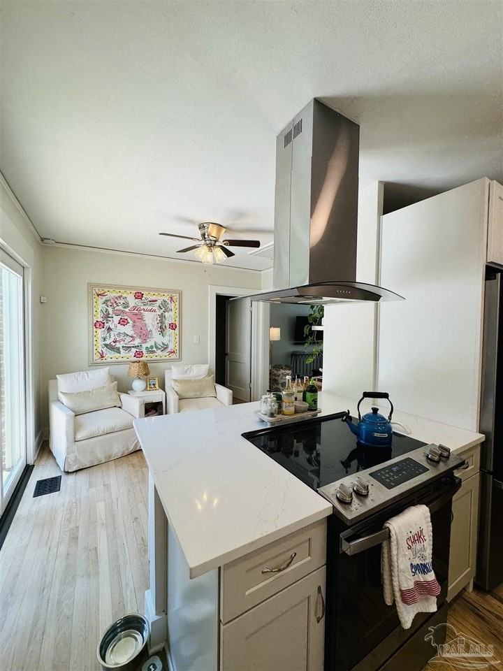 1716 N 20th Ave - Photo 5 of 21