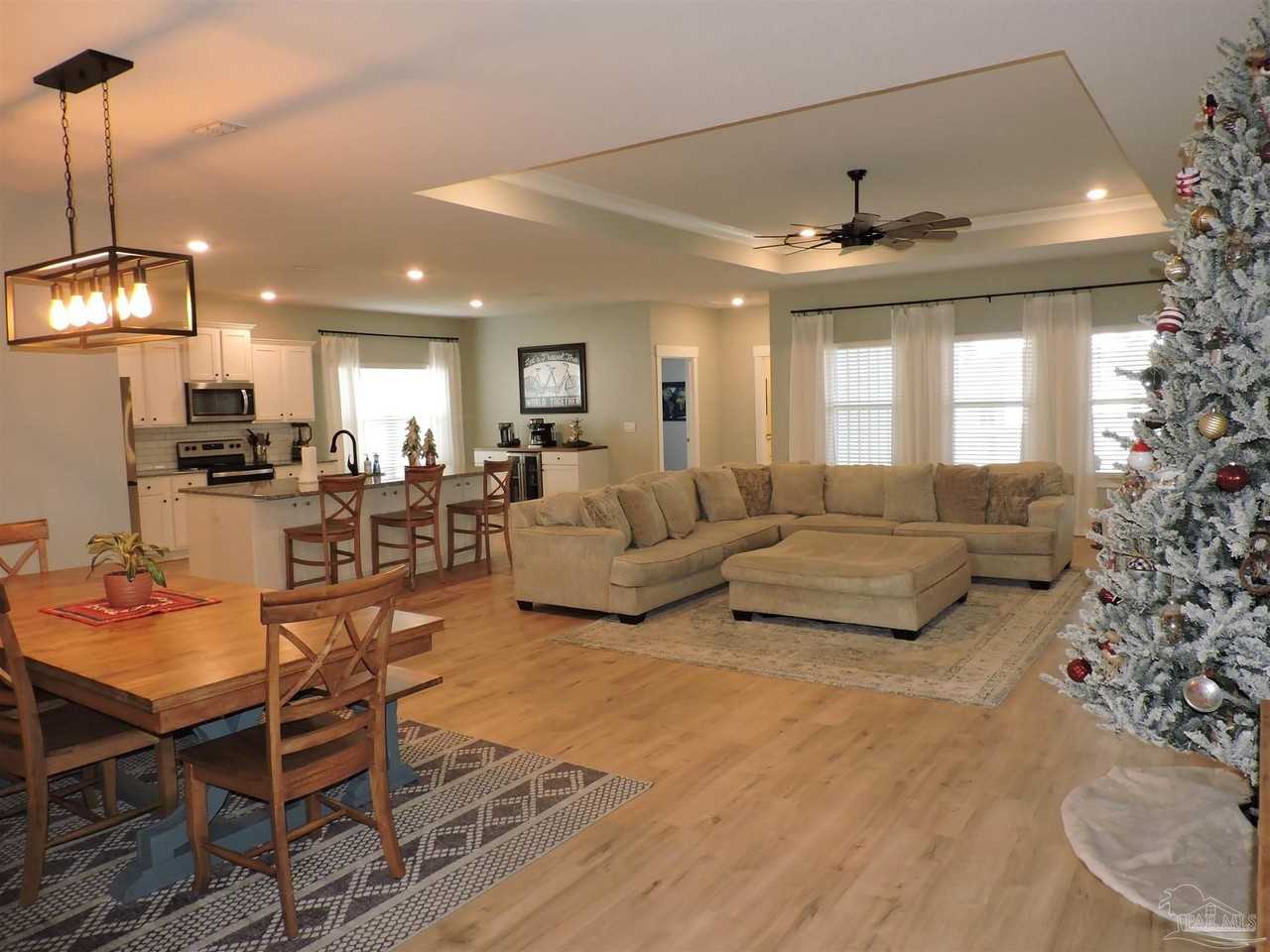 10612 Davenport Loop - Photo 3 of 41