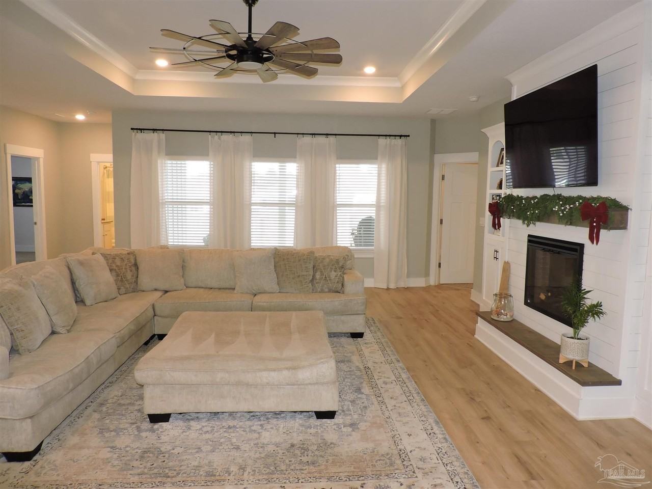 10612 Davenport Loop - Photo 4 of 41