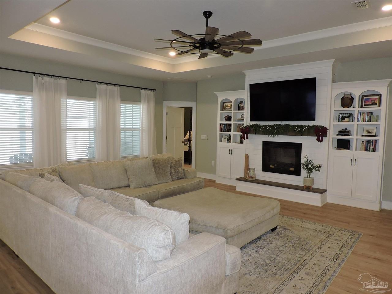 10612 Davenport Loop - Photo 5 of 41