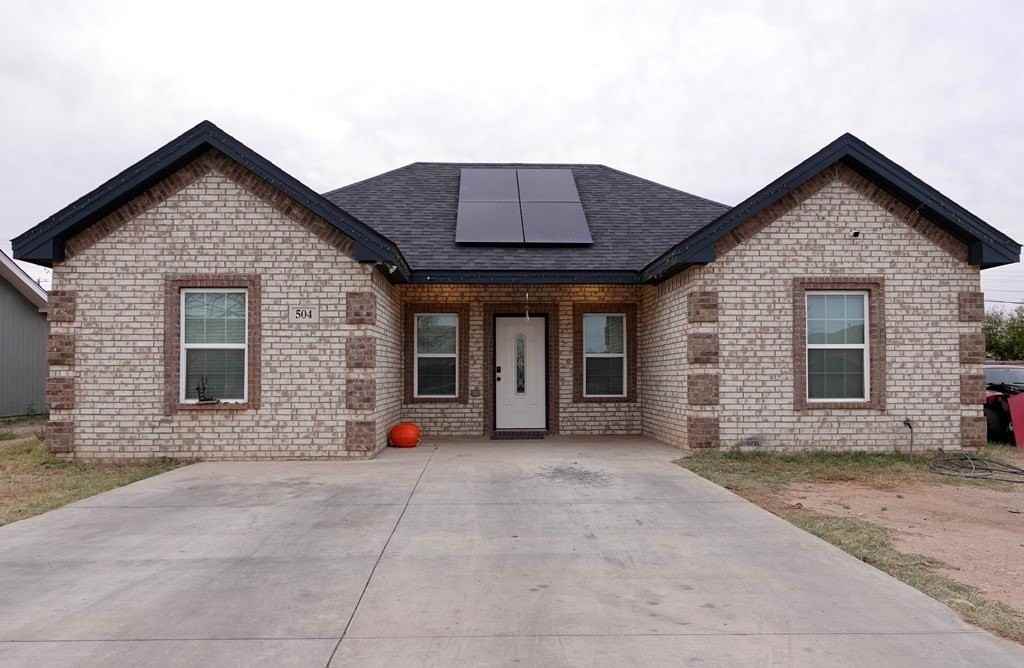 504 S Madison St - Photo 3 of 40