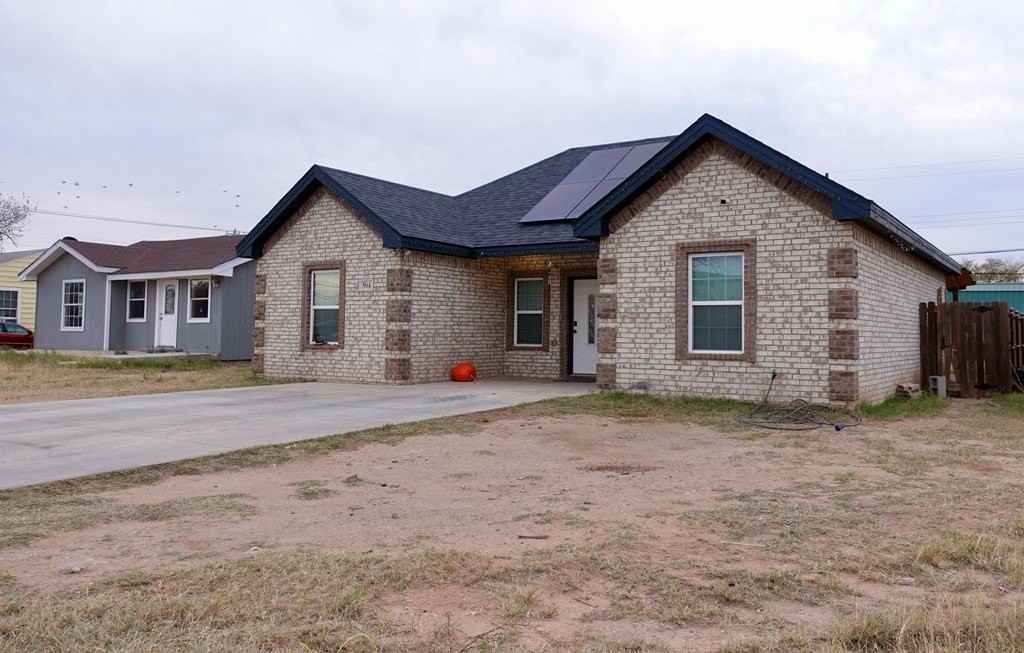 504 S Madison St - Photo 4 of 40