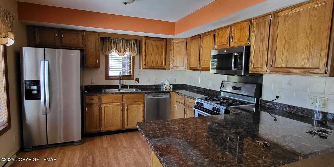 6116 Braintree Ct - Photo 5 of 50