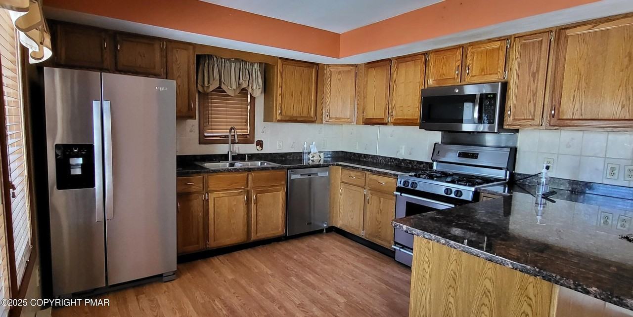 6116 Braintree Ct - Photo 7 of 50