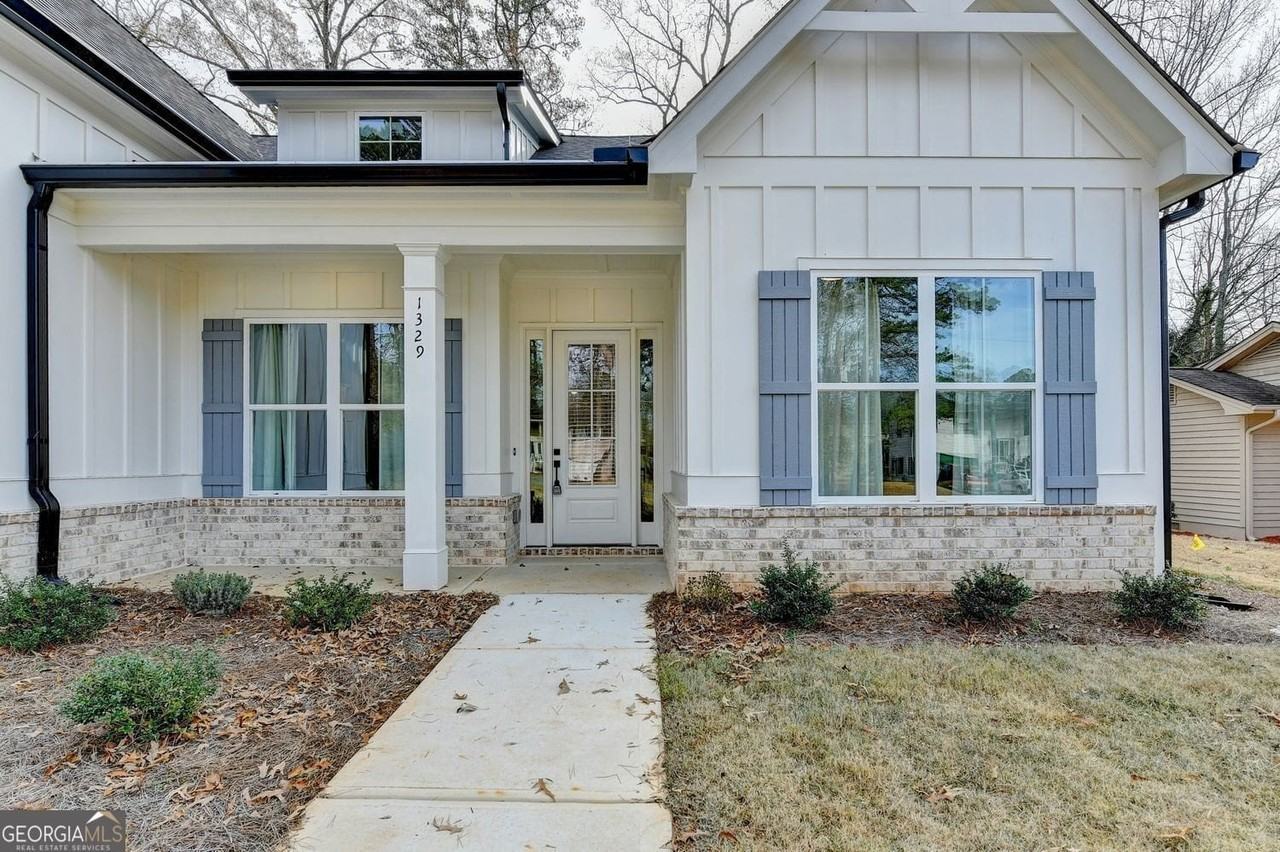 1329 Davis St - Photo 2 of 22