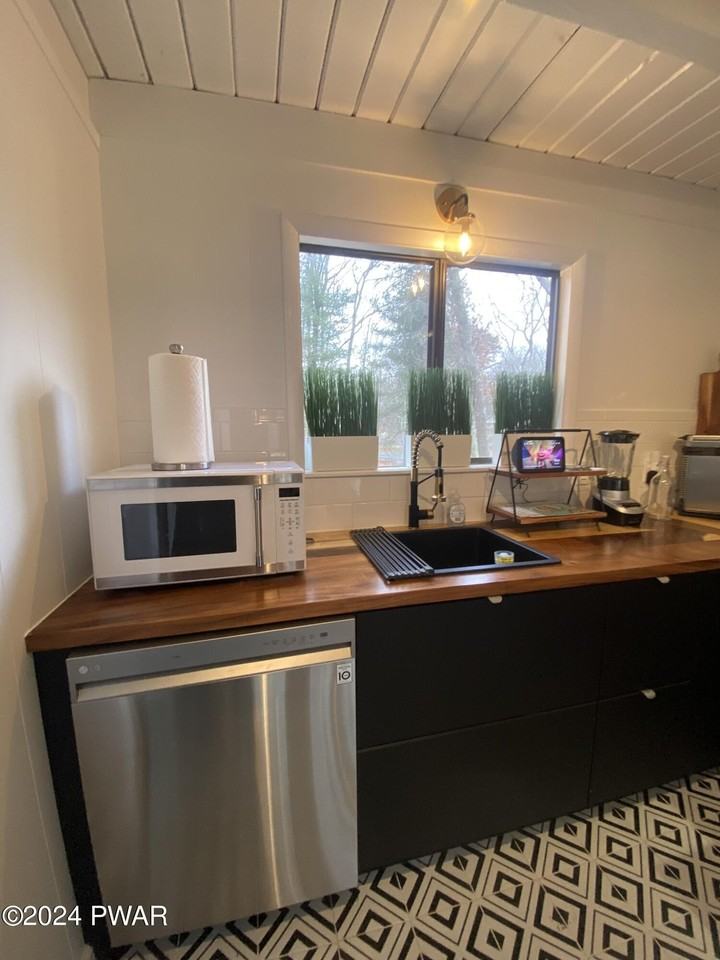 129 Highland Ln - Photo 4 of 50