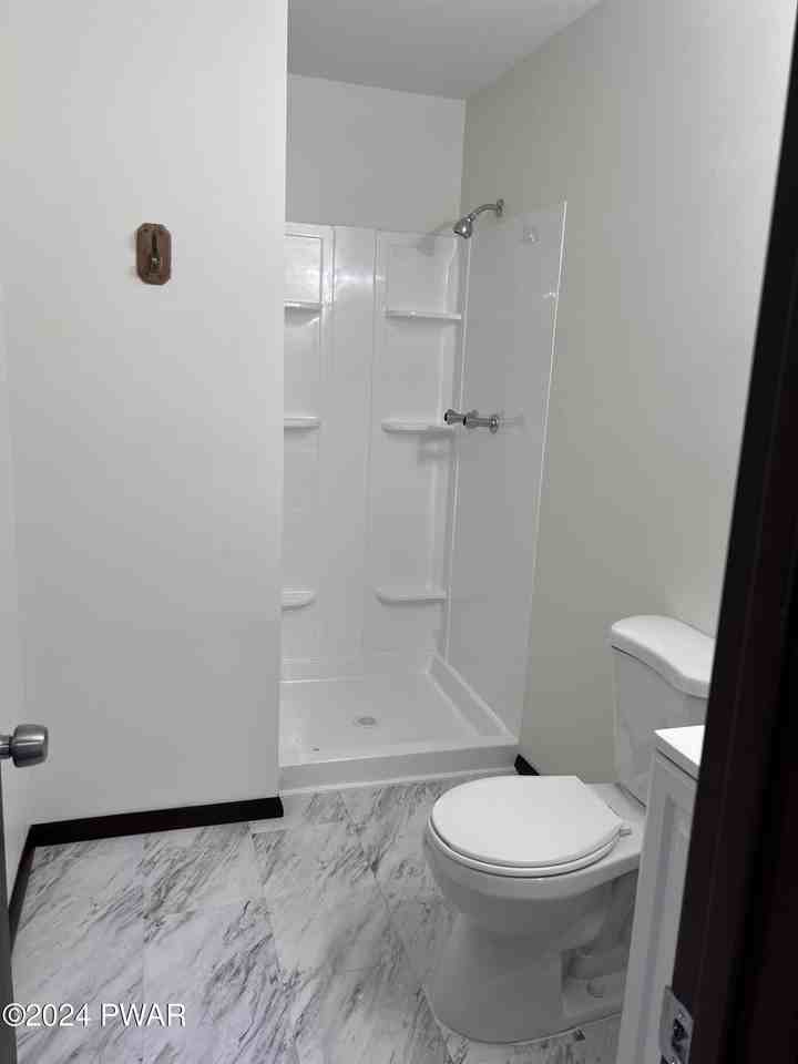 2392 Meadow View Dr - Photo 5 of 24