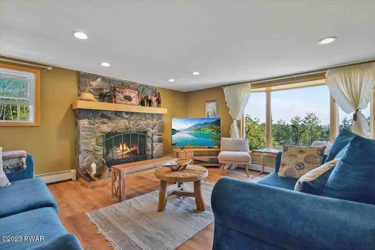 853D Spring Hill Rd - Photo 6 of 49