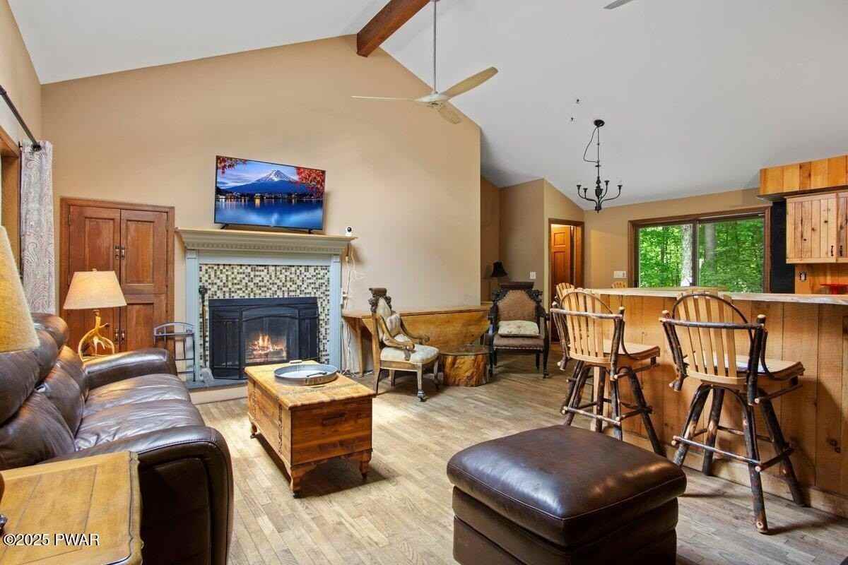 141 Constitution Dr - Photo 3 of 27