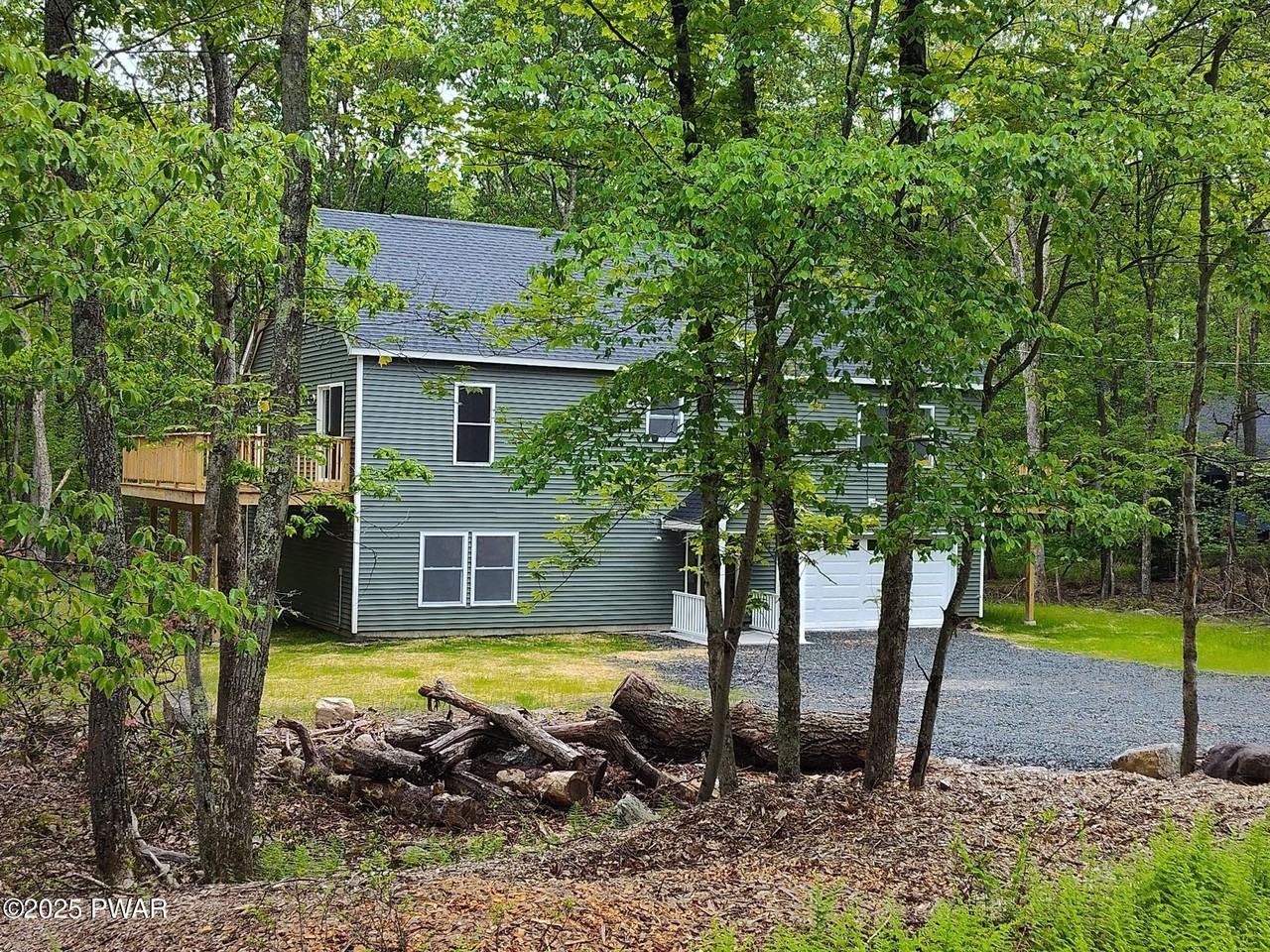 166 Seneca Dr - Photo 3 of 18