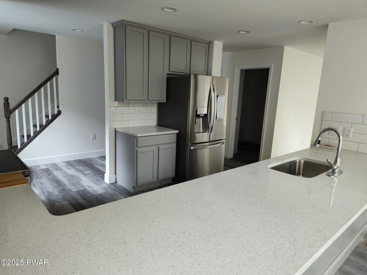 166 Seneca Dr - Photo 7 of 18